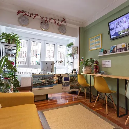 Angelines, Sneuu 招待所 *