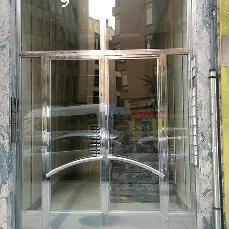 Πανσιόν Angelines, Sneuu