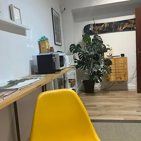 Πανσιόν Angelines, Sneuu