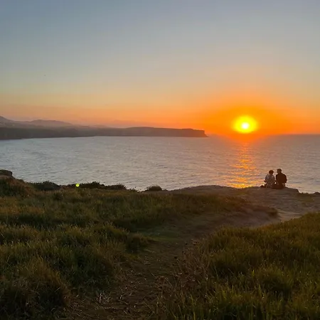 Angelines, Sneuu 招待所 *