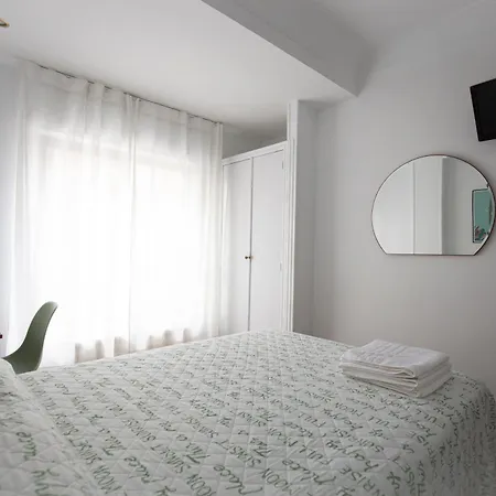 Πανσιόν Angelines, Sneuu