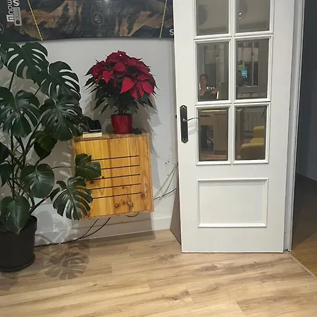 Πανσιόν Angelines, Sneuu Σανταντέρ