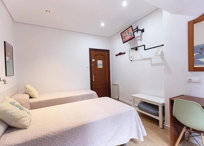 Angelines, Sneuu Πανσιόν Σανταντέρ