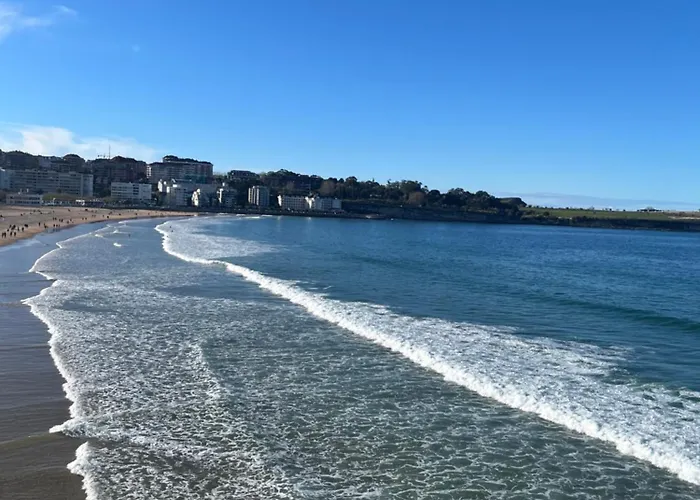 Angelines, Sneuu Πανσιόν