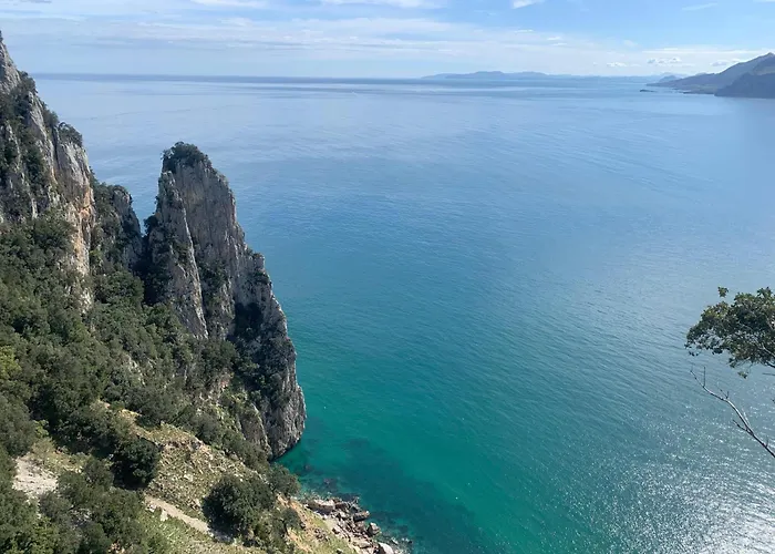 Angelines, Sneuu Πανσιόν Σανταντέρ