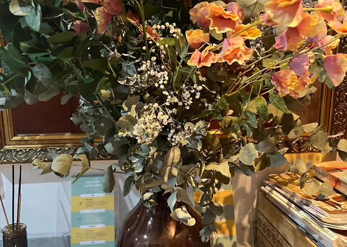 Angelines, Sneuu Σανταντέρ