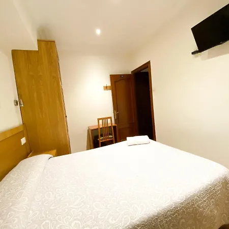 Angelines, Sneuu Santander