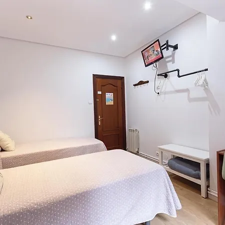 Angelines, Sneuu Konukevi Santander