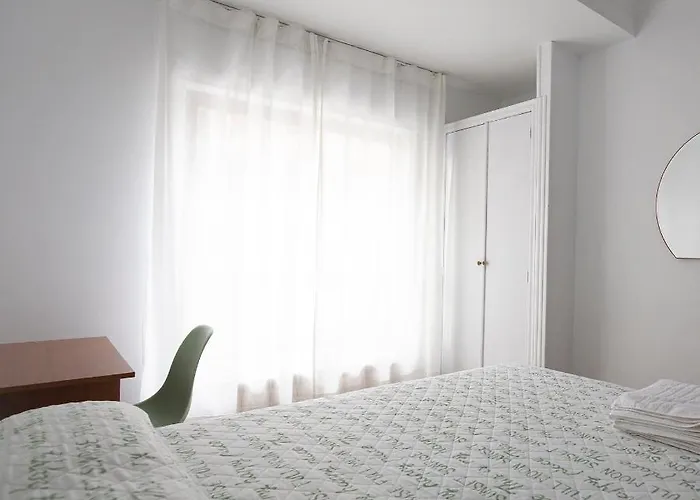 Angelines, Sneuu סנטנדר