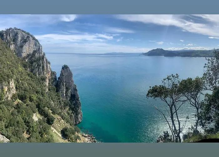 Angelines, Sneuu בית הארחה